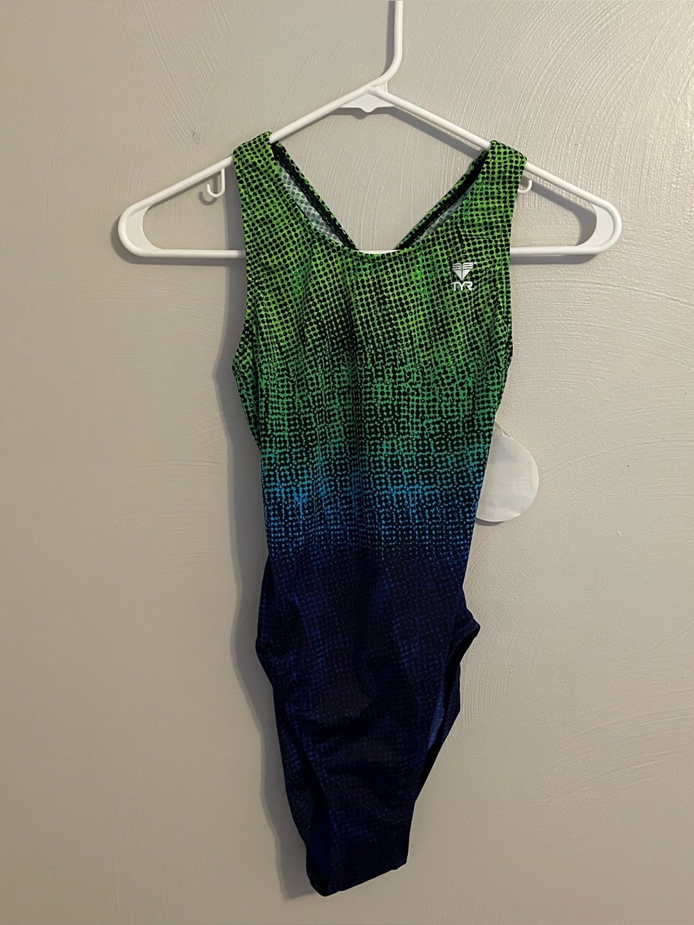TYR Women’s One Piece Swimsuit Size Small NWT